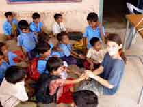 jessica teaching childrens